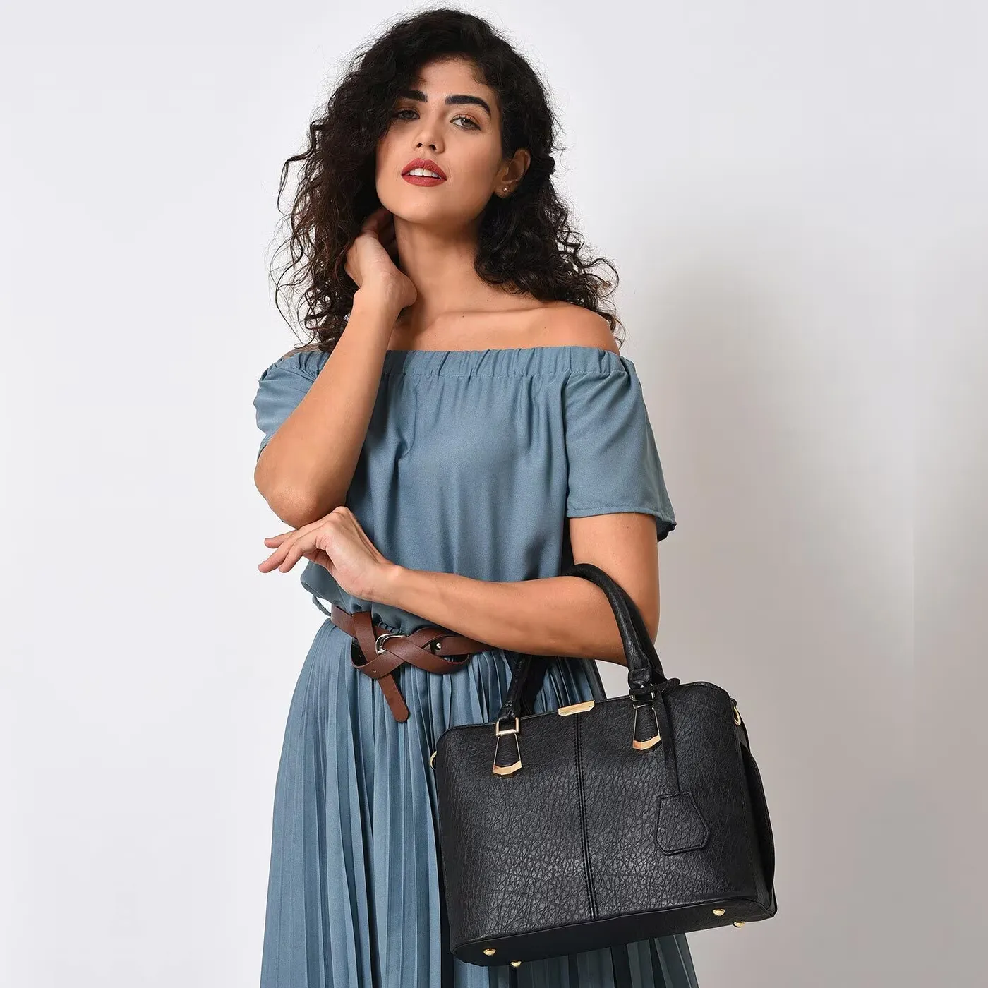 Women's Leather Handbag (Black) - الصورة 2